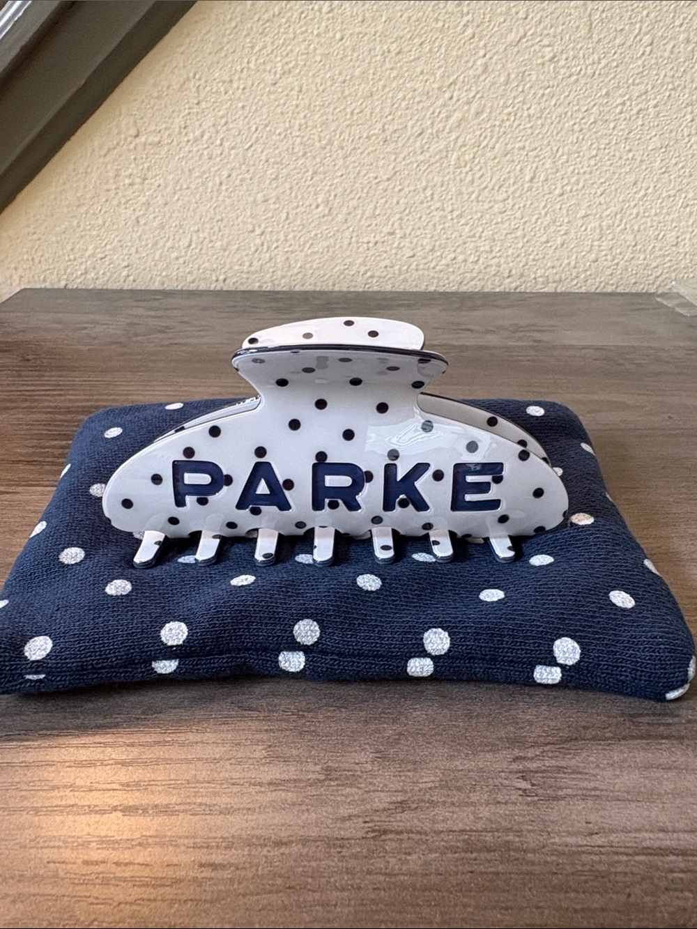 PARKE NWT Authentic White Polka Dot Claw Clip & Adorable Zipper Pouch